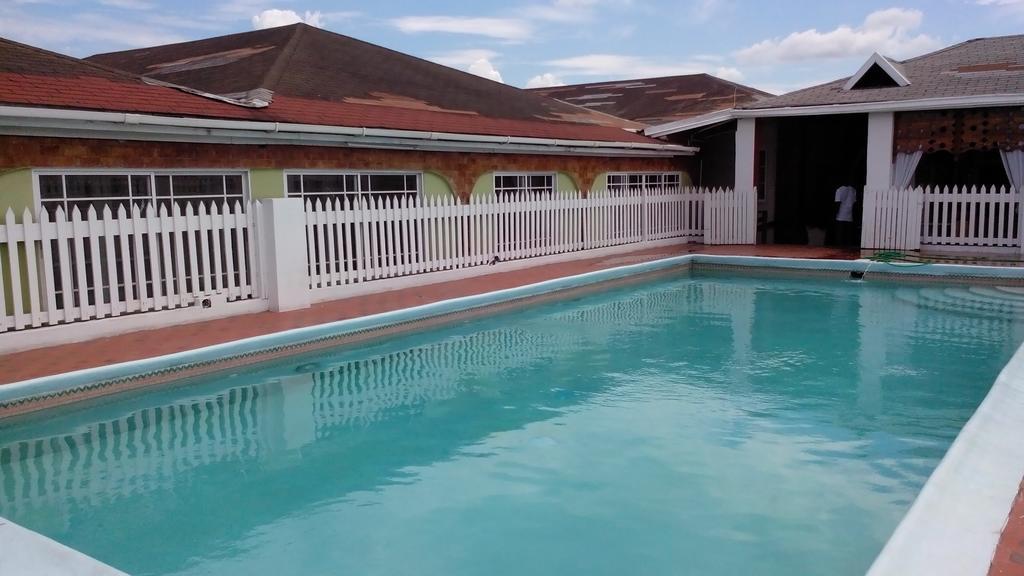Village Hotel Ocho Rios Kültér fotó